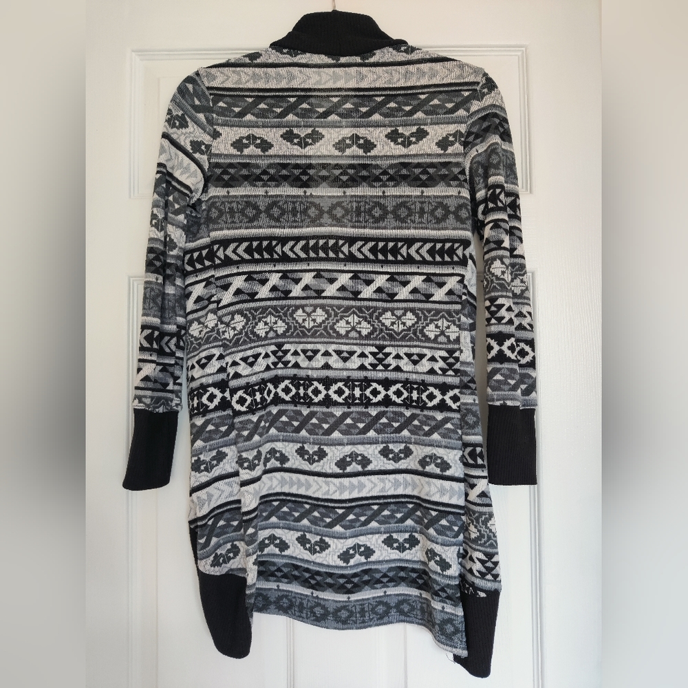 Patterned Cardigan - Picture 2 of 8